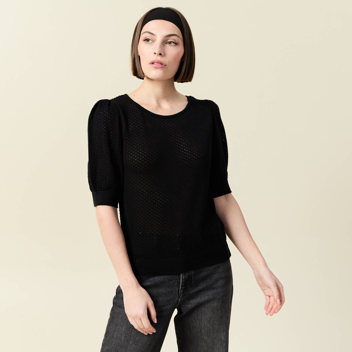Pull manches courtes ajour&eacute; noir femme