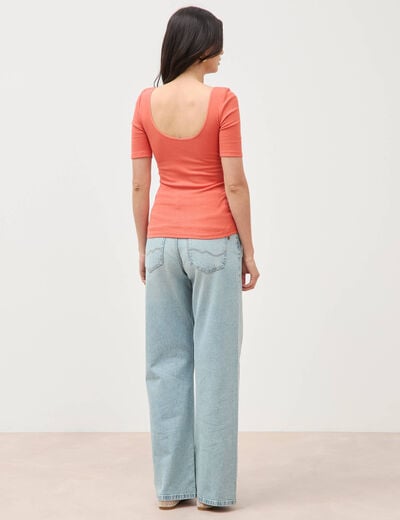 T-shirt ajust&eacute; avec brassi&egrave;re int&eacute;gr&eacute;e rouge fonc&eacute; femme