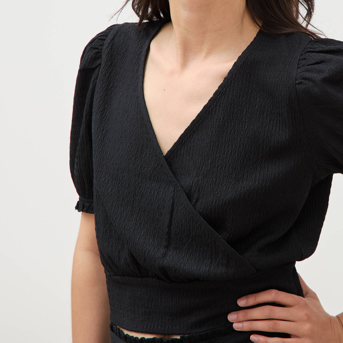Blouse cropped manches courtes noir femme