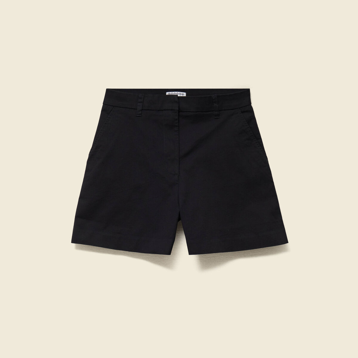 Short taille standard noir femme