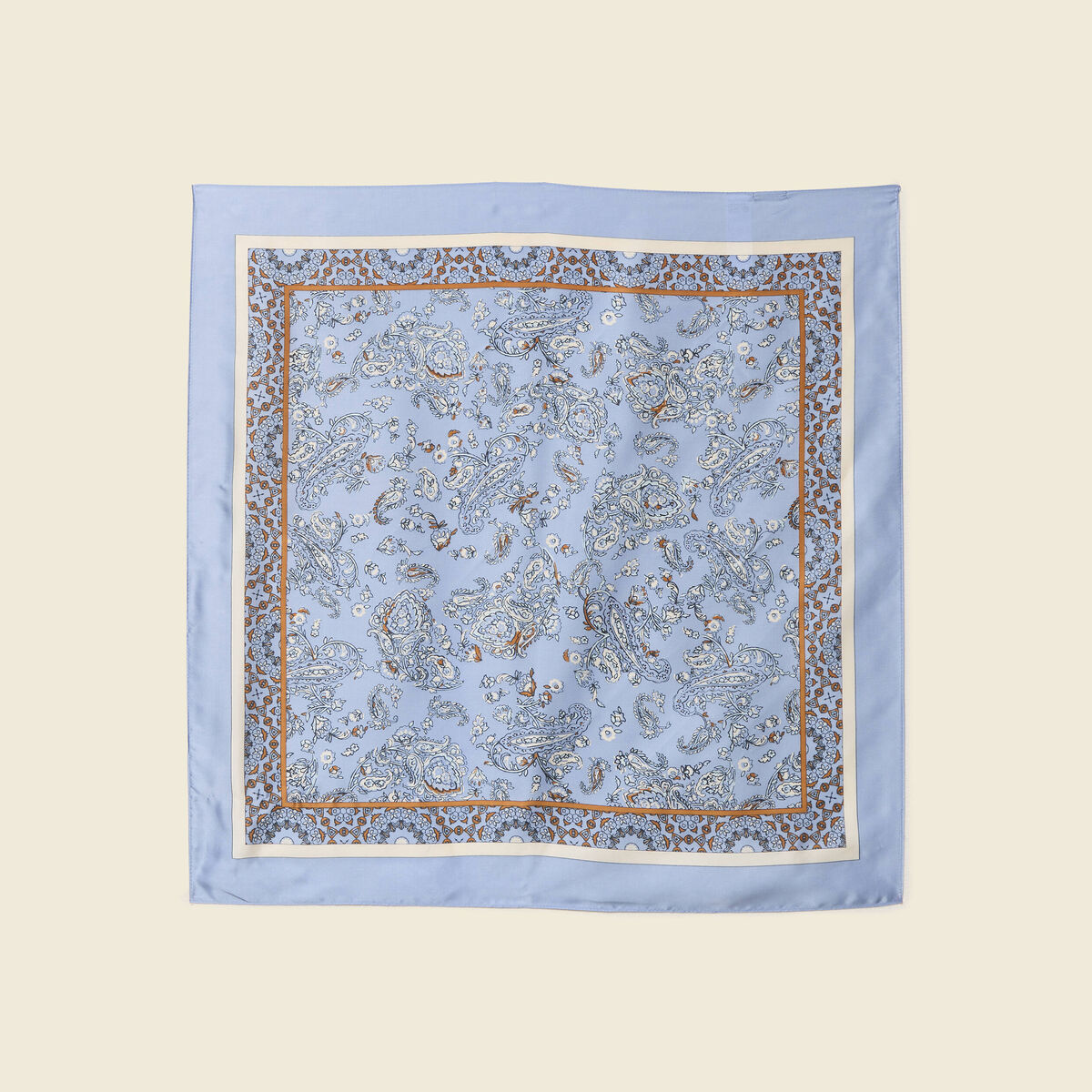 Foulard satin&eacute; bleu ciel femme