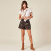 Short similicuir ceinturé marron foncé femme