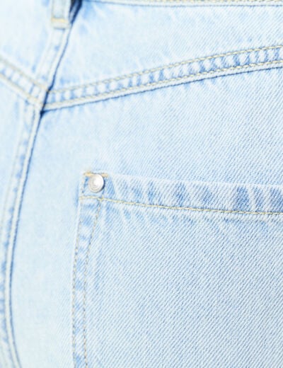 Short droit en jean à pinces denim bleach femme