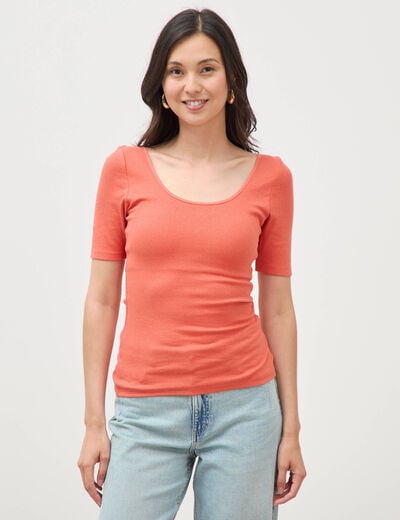 T-shirt ajust&eacute; avec brassi&egrave;re int&eacute;gr&eacute;e rouge fonc&eacute; femme