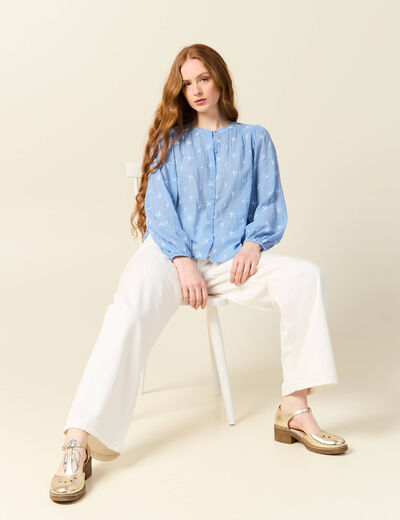 Blouse manches longues brodée bleu ciel femme