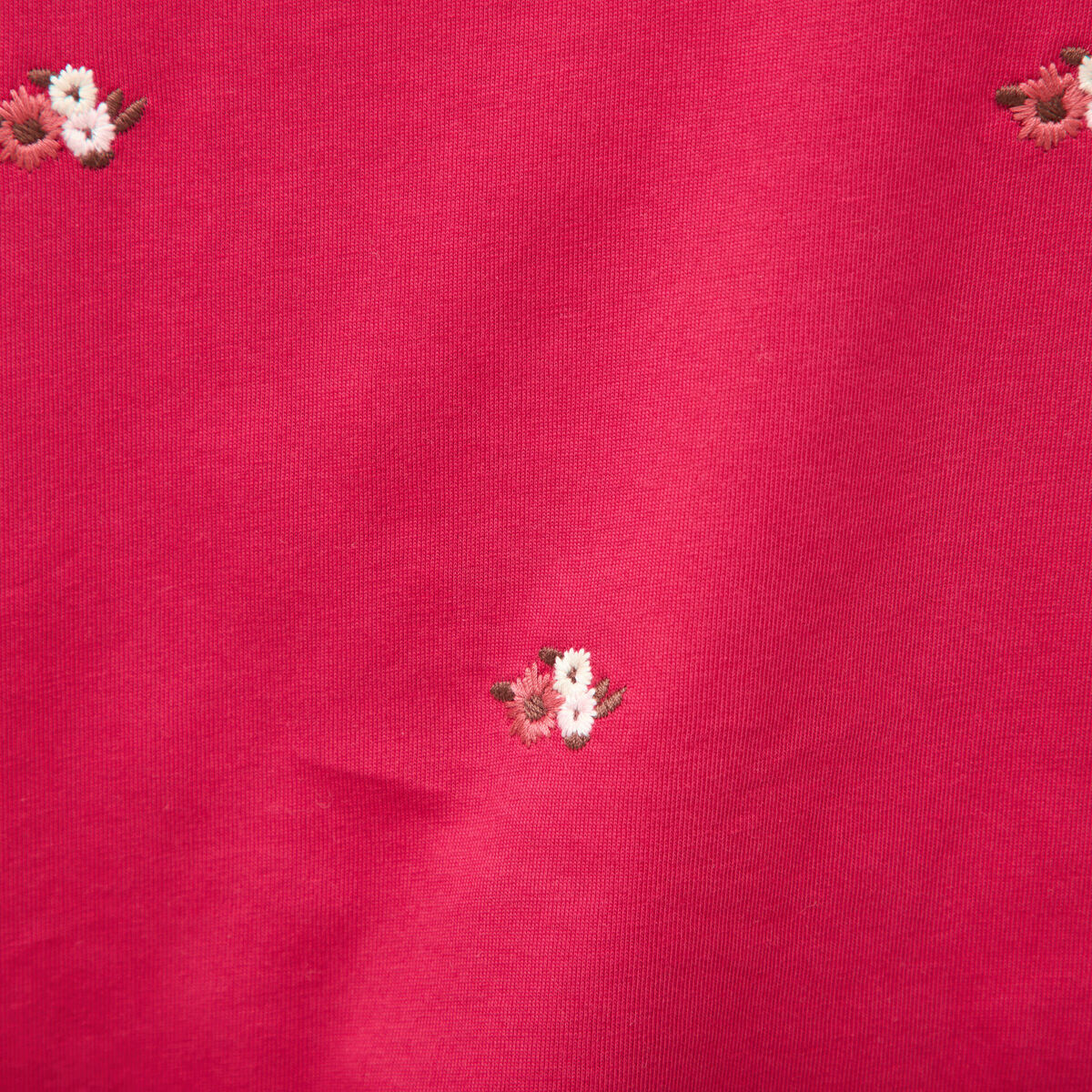 T-shirt droit col rond brod&eacute; en coton rouge clair femme