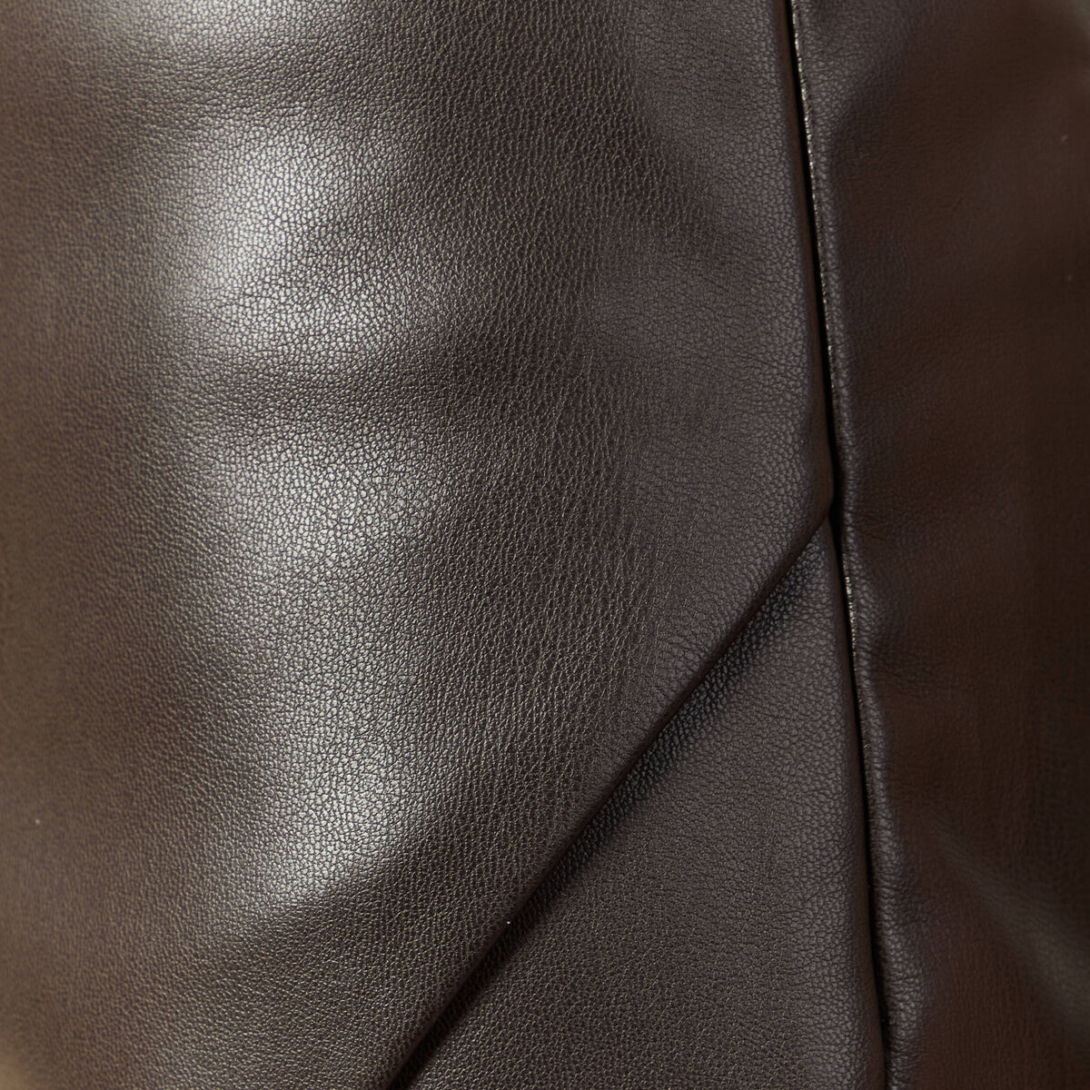 Jupe-short en similicuir doubl&eacute;e marron fonc&eacute; femme