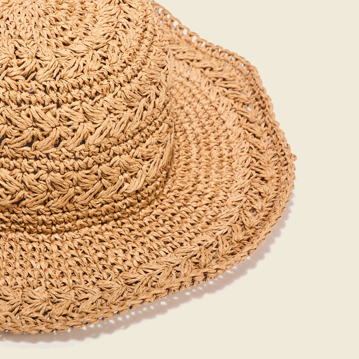 Chapeau tress&eacute;e sable femme