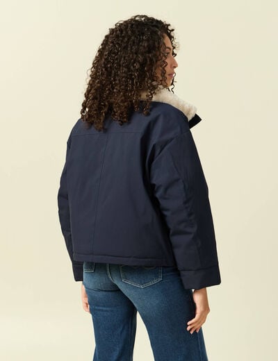 Veste droite courte col classique bleu fonc&eacute; femme
