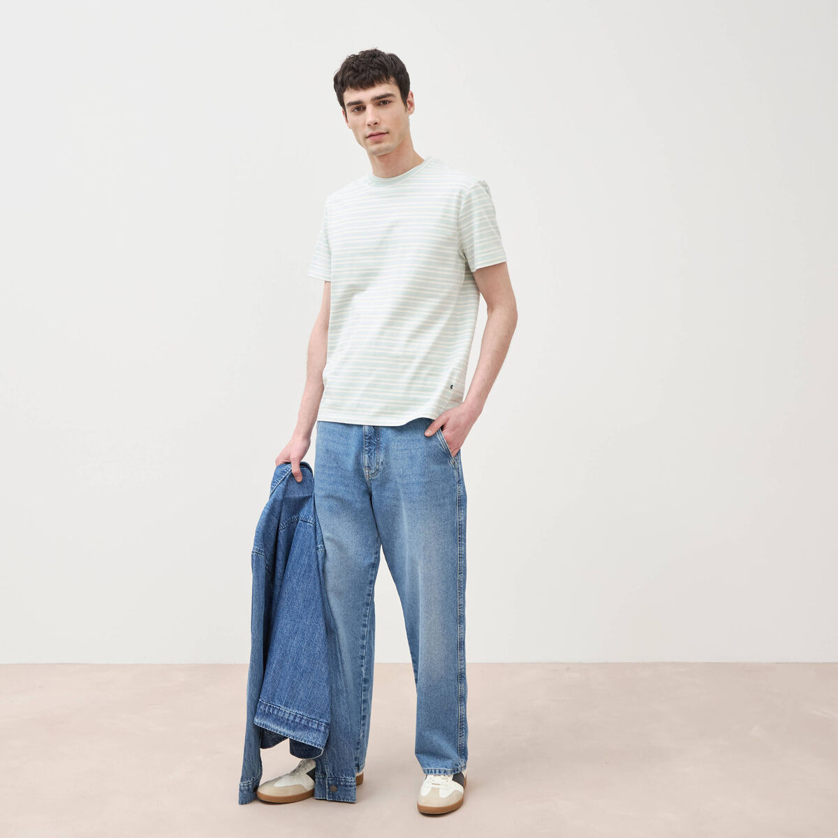 T-shirt ray&eacute; col rond manches courtes bleu gris homme