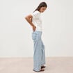 T-shirt droit col rond brod&eacute; en coton ivoire femme