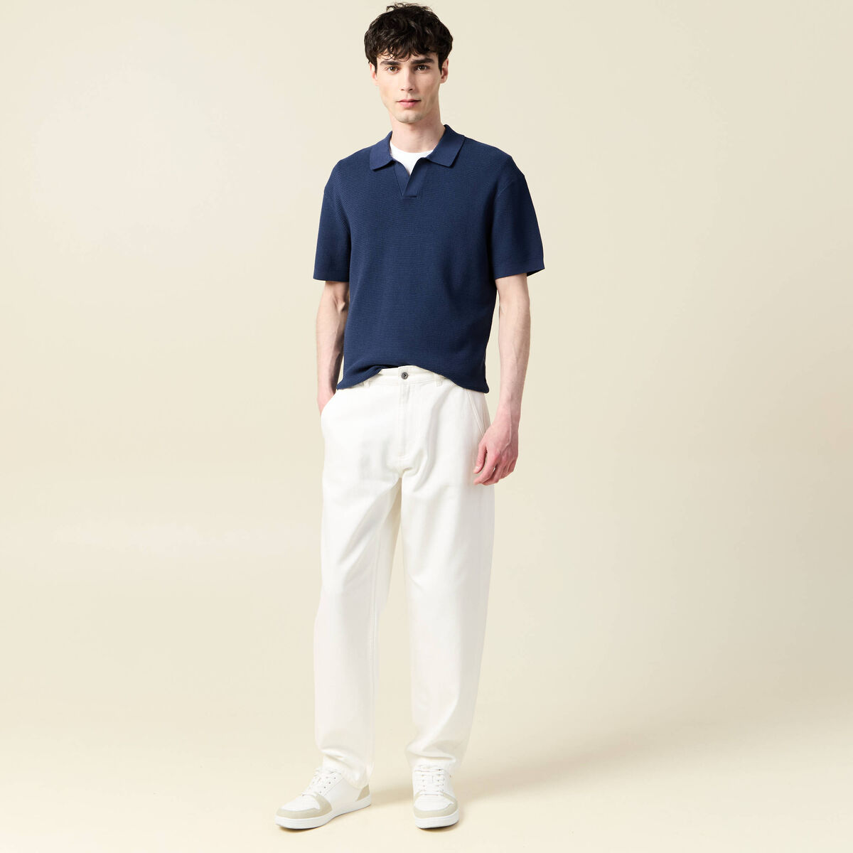 Polo cintr&eacute; manches courtes bleu marine homme