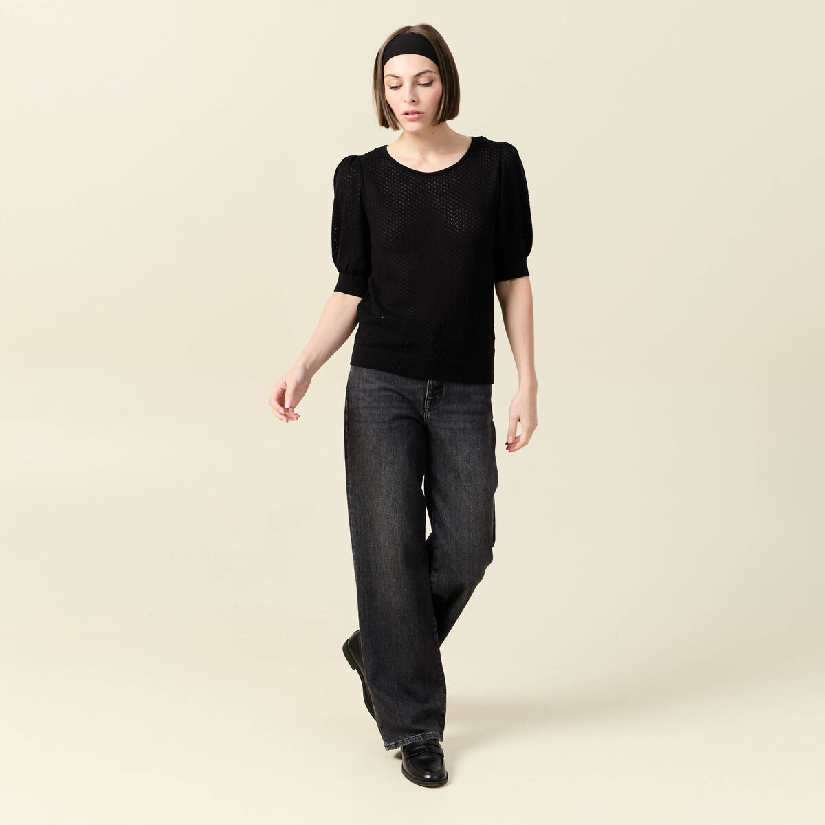 Pull manches courtes ajouré noir femme