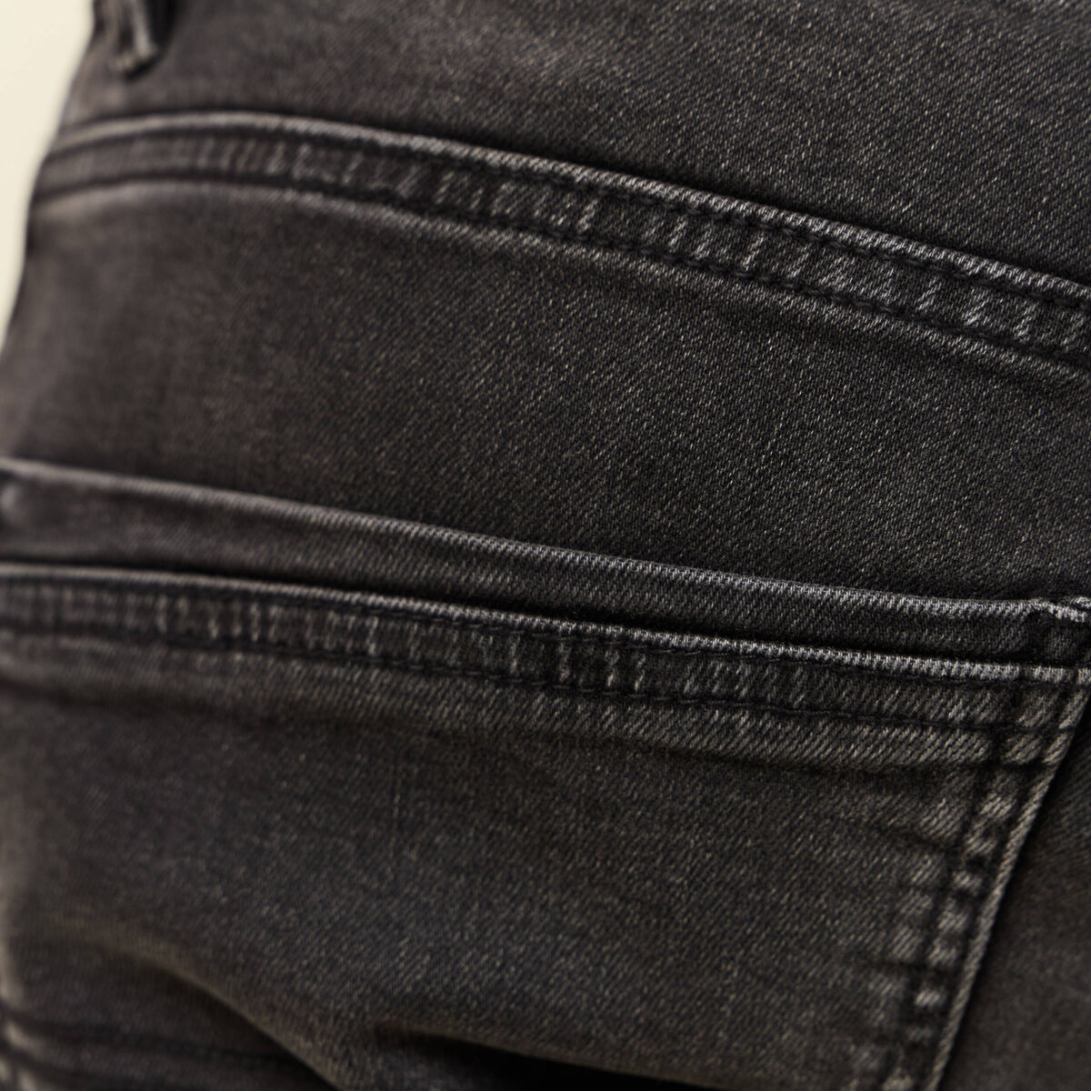 Jeans slim 5 poches longueur 32 denim noir homme