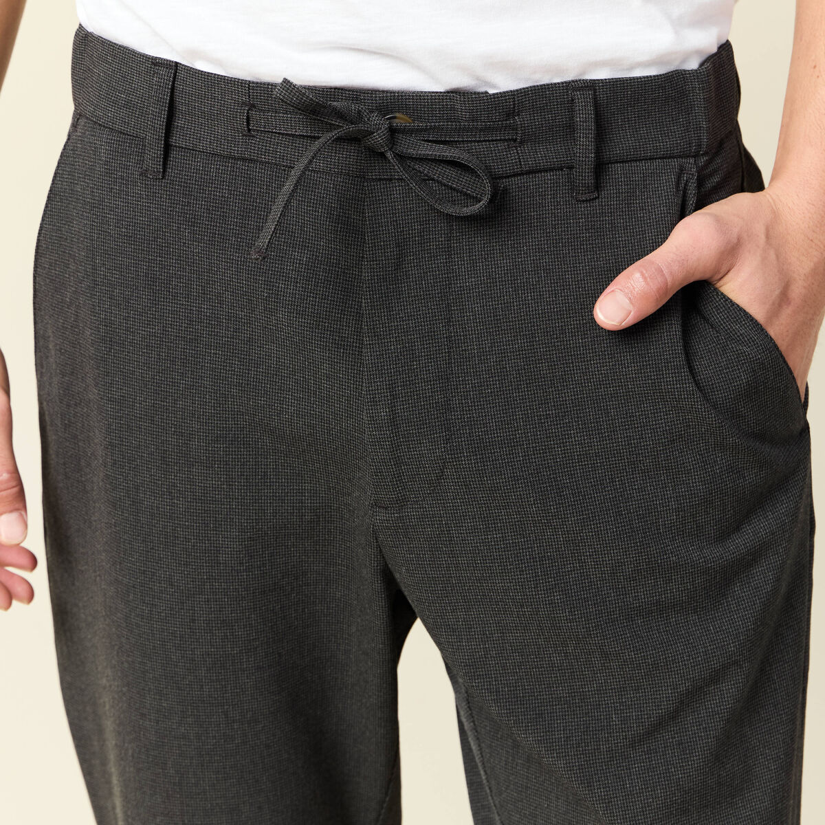 Pantalon chino jogger gris foncé homme