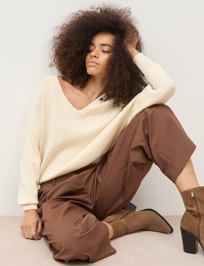 Pull droit col v manches longues creme femme
