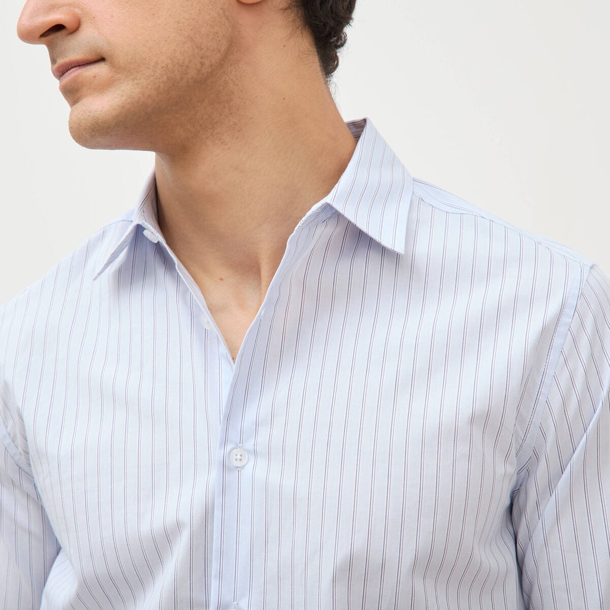 Chemise col am&eacute;ricain manches longues bleu ciel homme