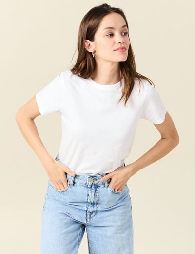T-shirt cintr&eacute; col rond manches courtes blanc femme