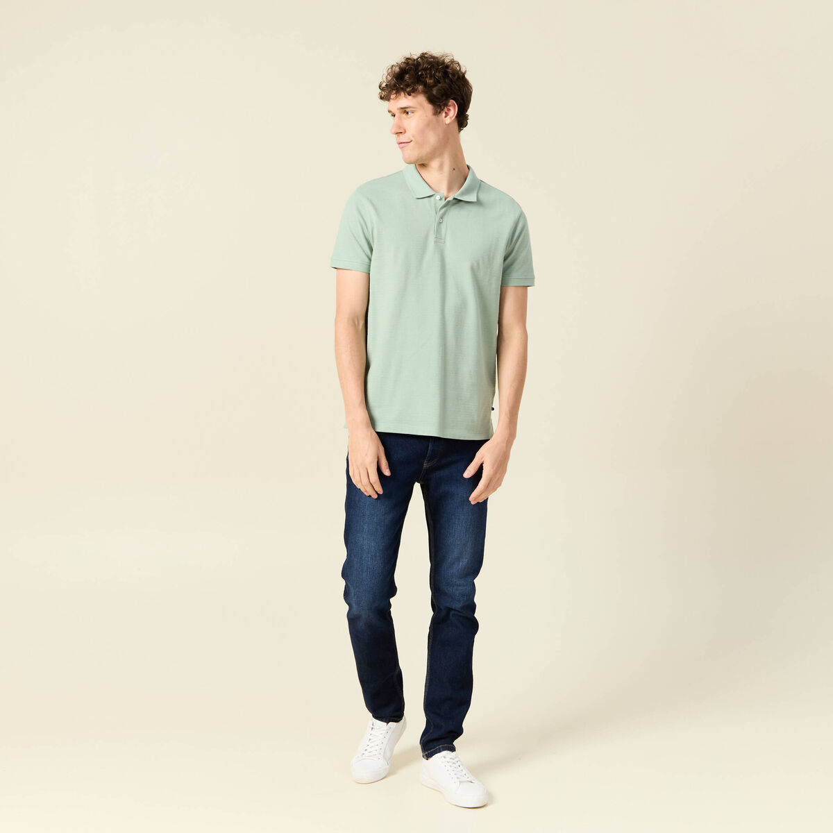 Polo cintr&eacute; en coton manches courtes vert homme
