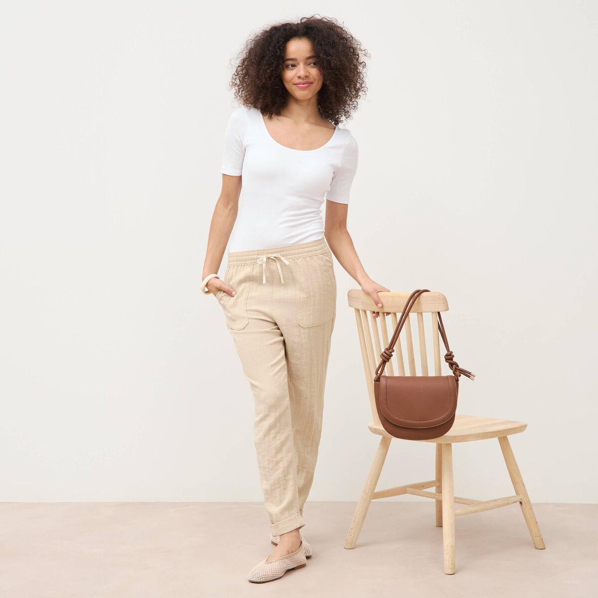 Pantalon taille standard bas resserr&eacute; beige femme