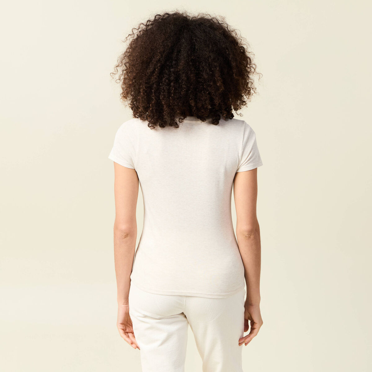 Short cintré manches courtes col rond beige femme