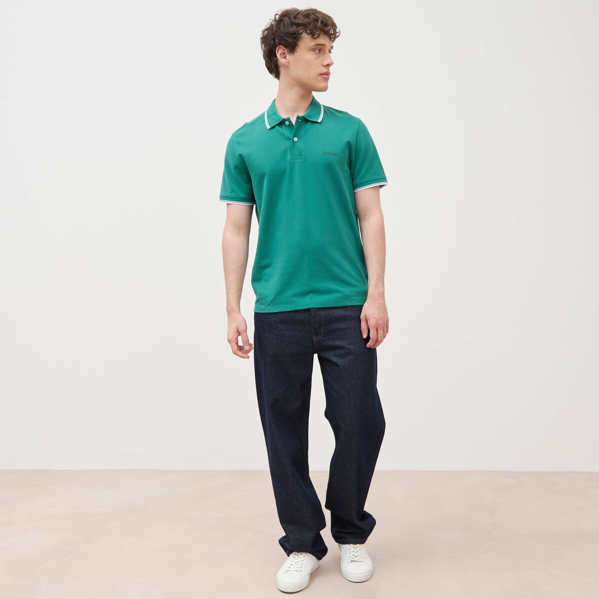 Polo cintr&eacute; en coton manches courtes vert &eacute;meraude homme