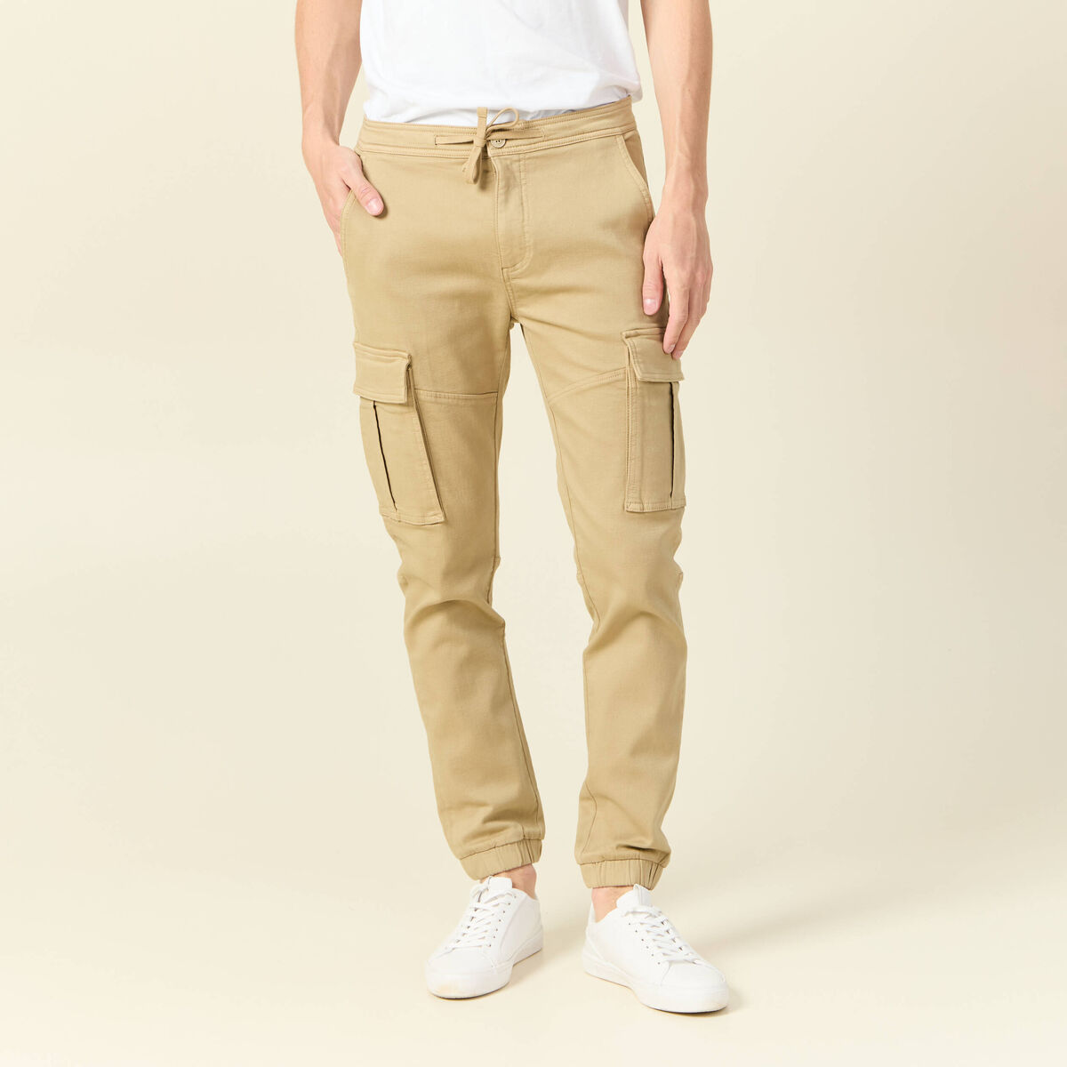 Pantalon battle bas resserr&eacute; beige homme