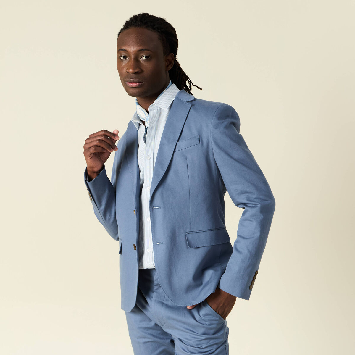 Veste blazer cintr&eacute; bleu fonc&eacute; homme