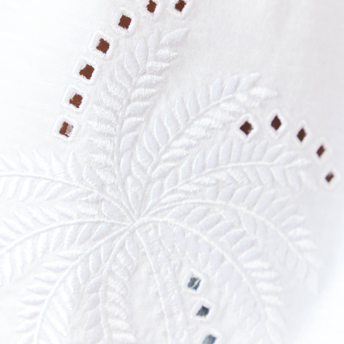 T-shirt manches courtes brodé blanc femme