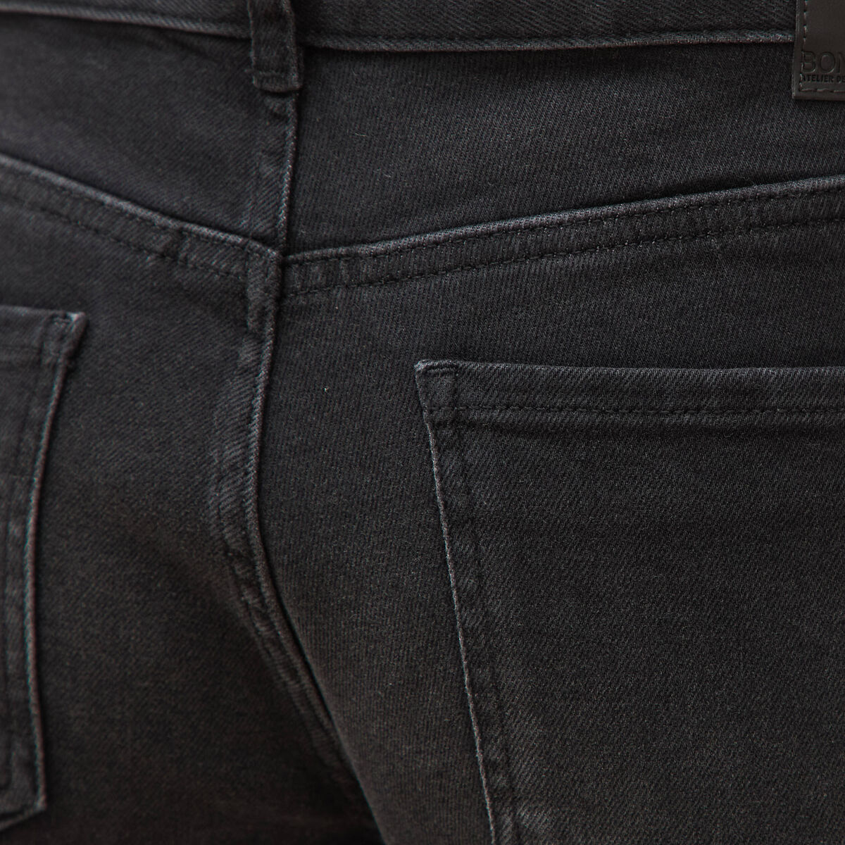 Jeans droit 7/8&egrave;me taille standard denim noir femme