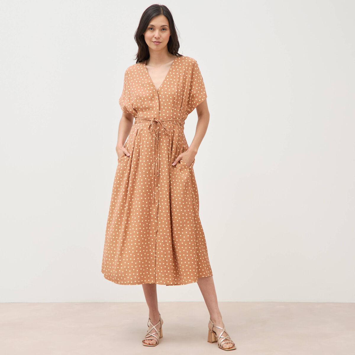 Robe fluide col v manches courtes marron clair femme