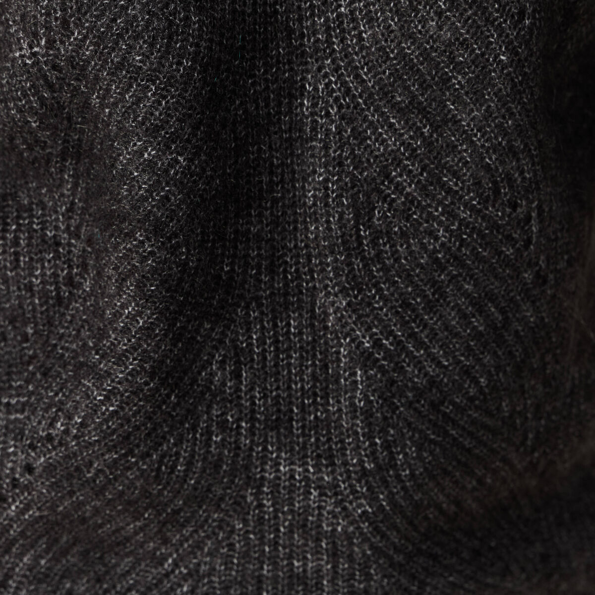 Pull manches longues ajouré noir femme