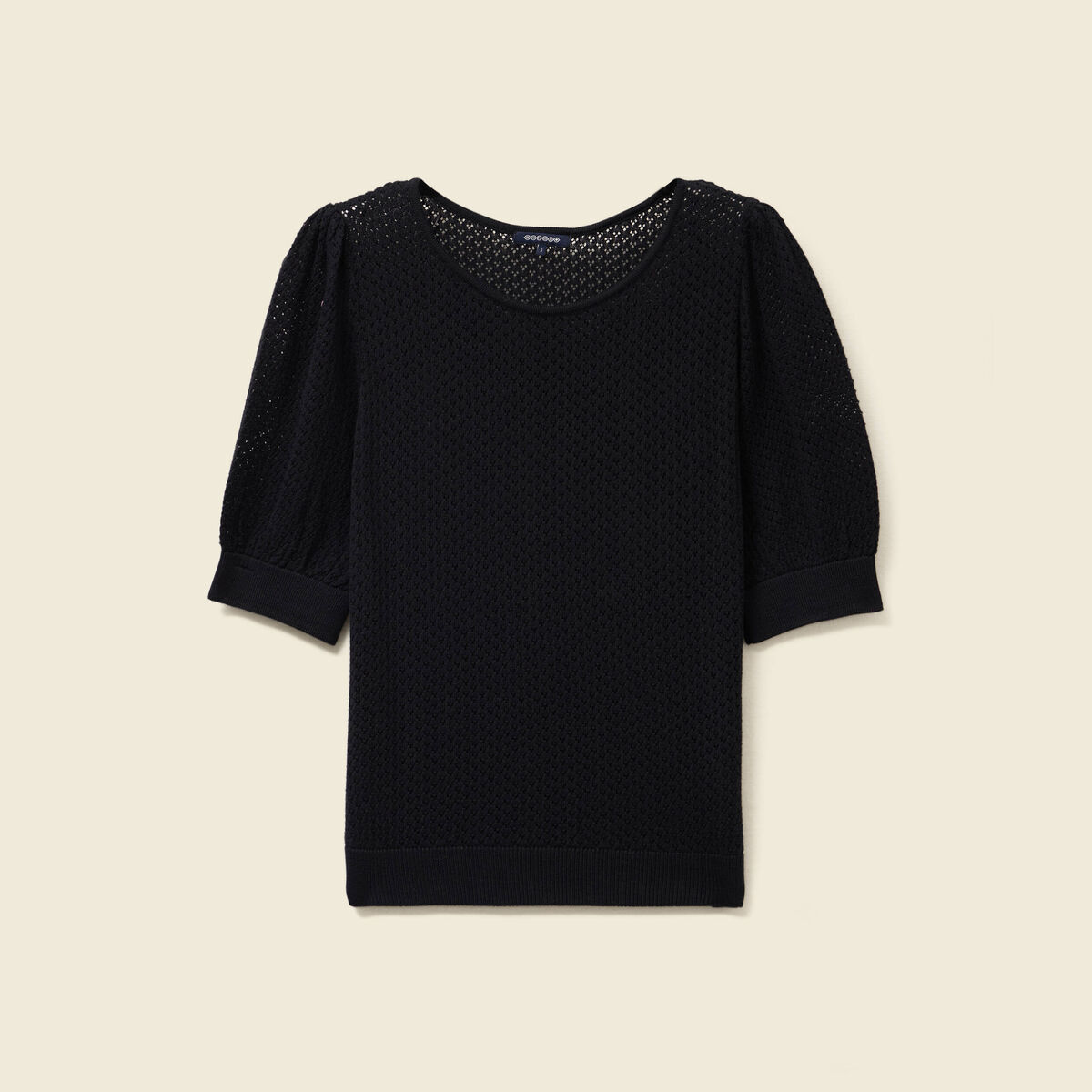 Pull manches courtes ajouré noir femme