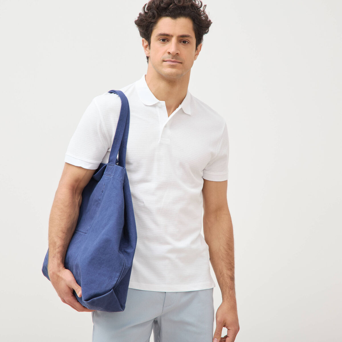 Polo cintr&eacute; en coton manches courtes blanc homme
