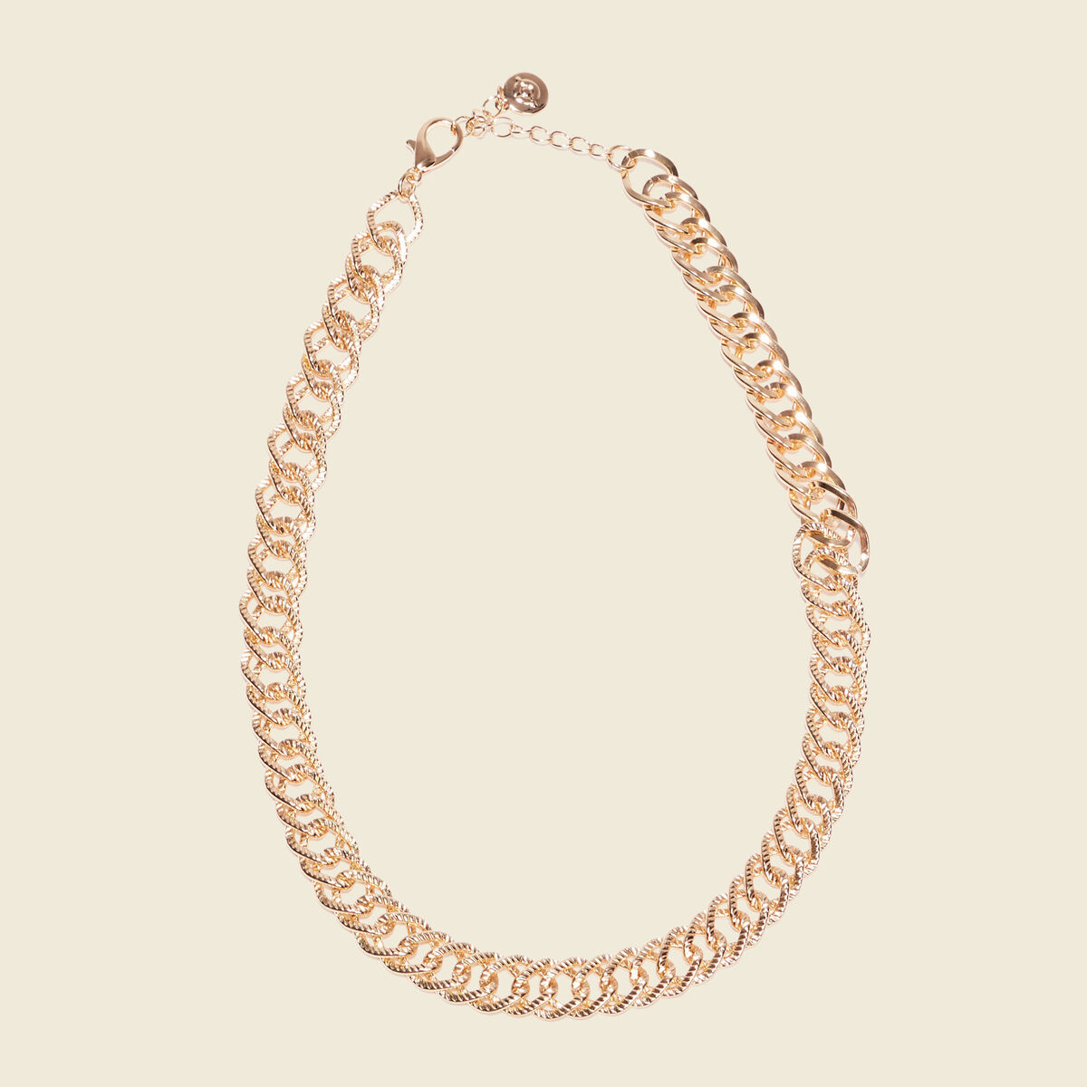 Collier chaîne couleur or femme