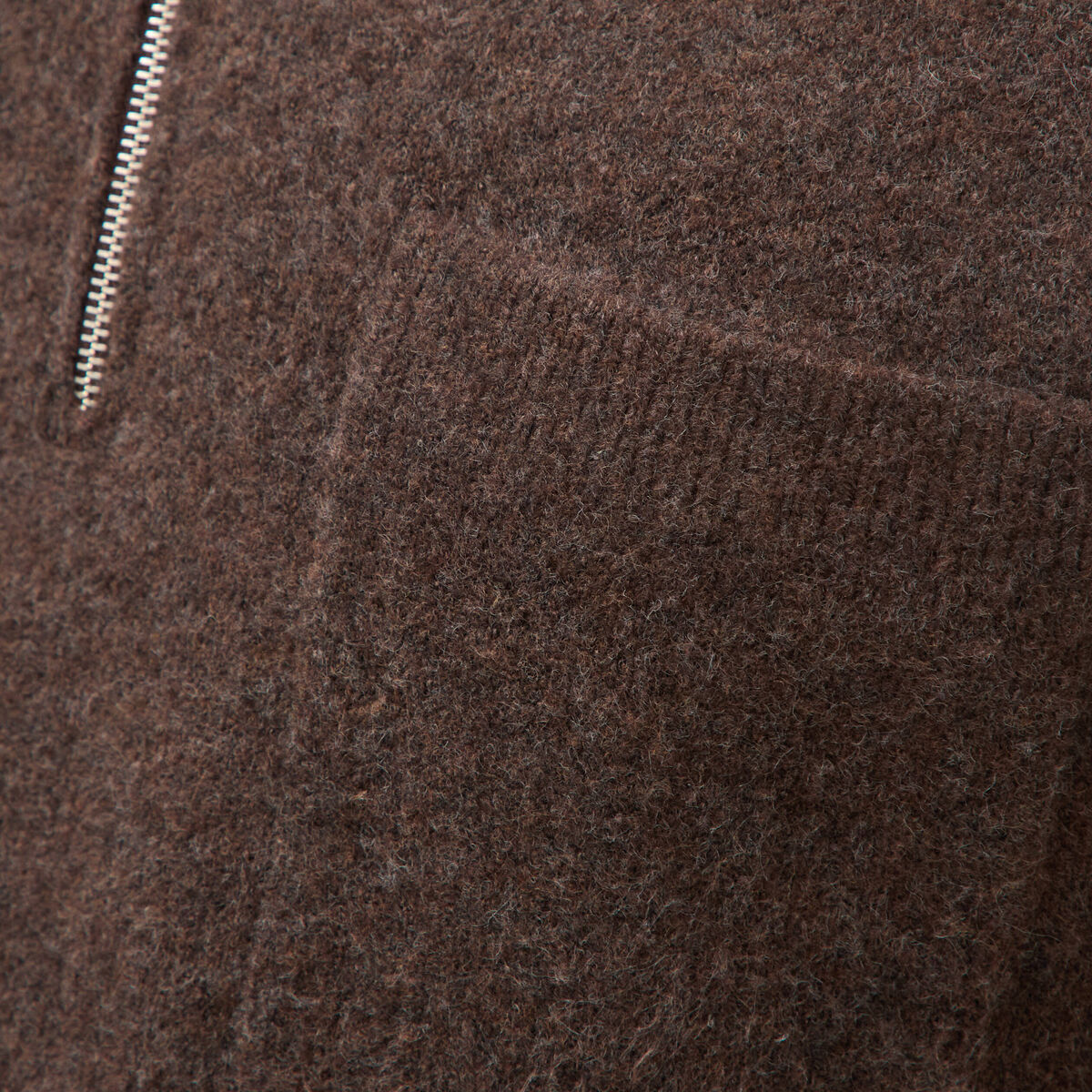 Pull droit manches longues marron fonc&eacute; homme