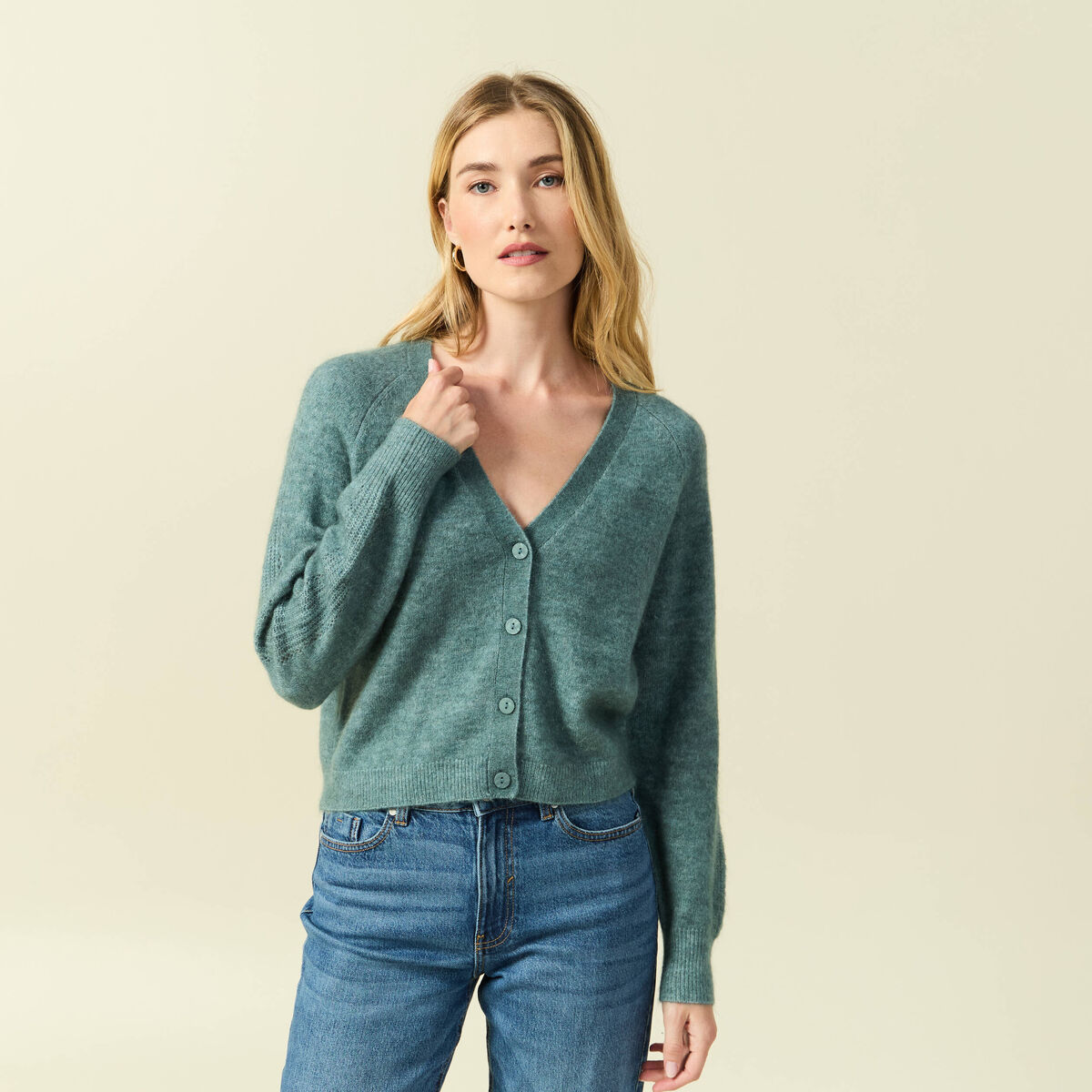 Gilet ajour&eacute; col V manches longues vert femme