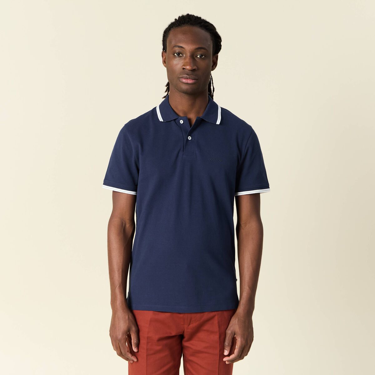 Polo cintr&eacute; en coton manches courtes bleu marine homme