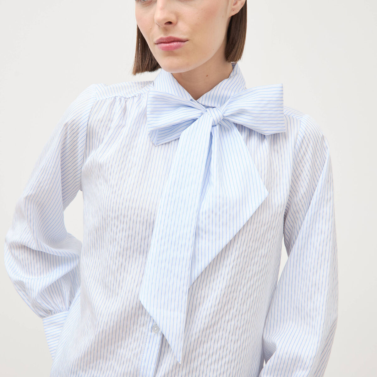 Chemise manches longues col am&eacute;ricain bleu ciel femme