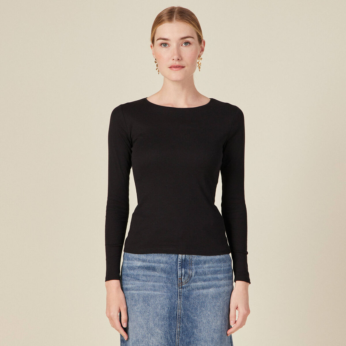 T-shirt cintr&eacute; manches longues col rond noir femme