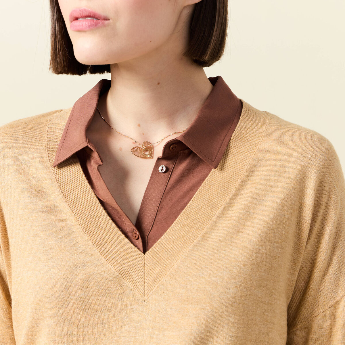 Pull fin col V manches longues marron clair femme