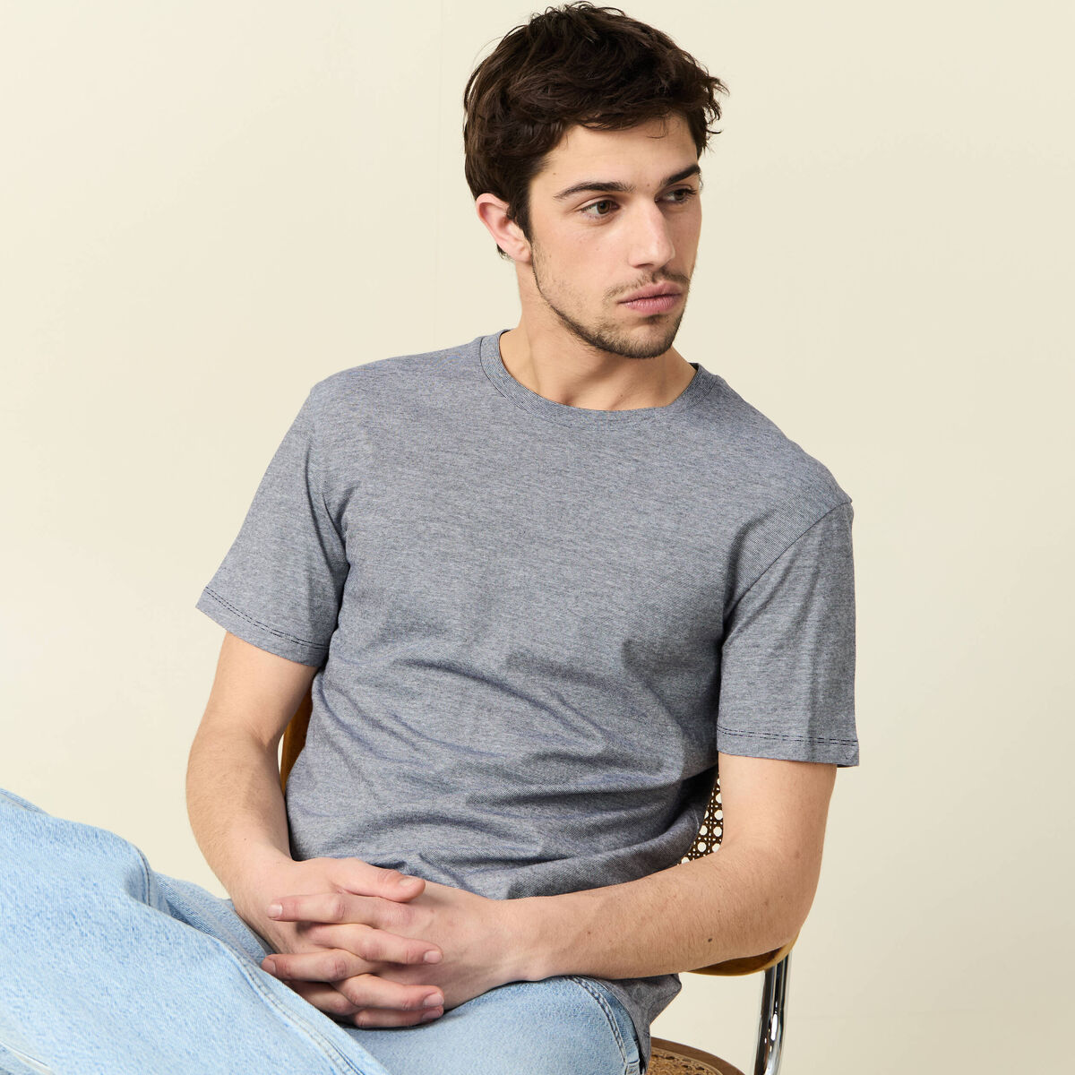 T-shirt cintr&eacute; col rond manches courtes bleu marine homme