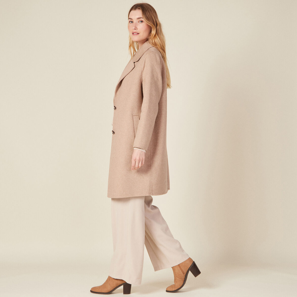 Manteau droit long boutonné marron clair femme