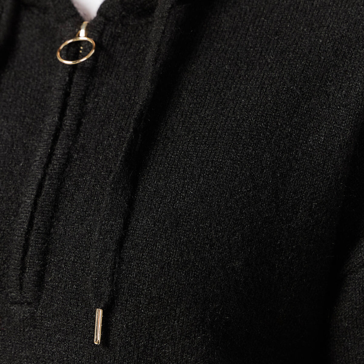 Pull &agrave; capuche zipp&eacute; noir femme
