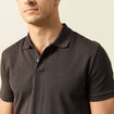 Polo cintr&eacute; en coton manches courtes gris fonc&eacute; homme