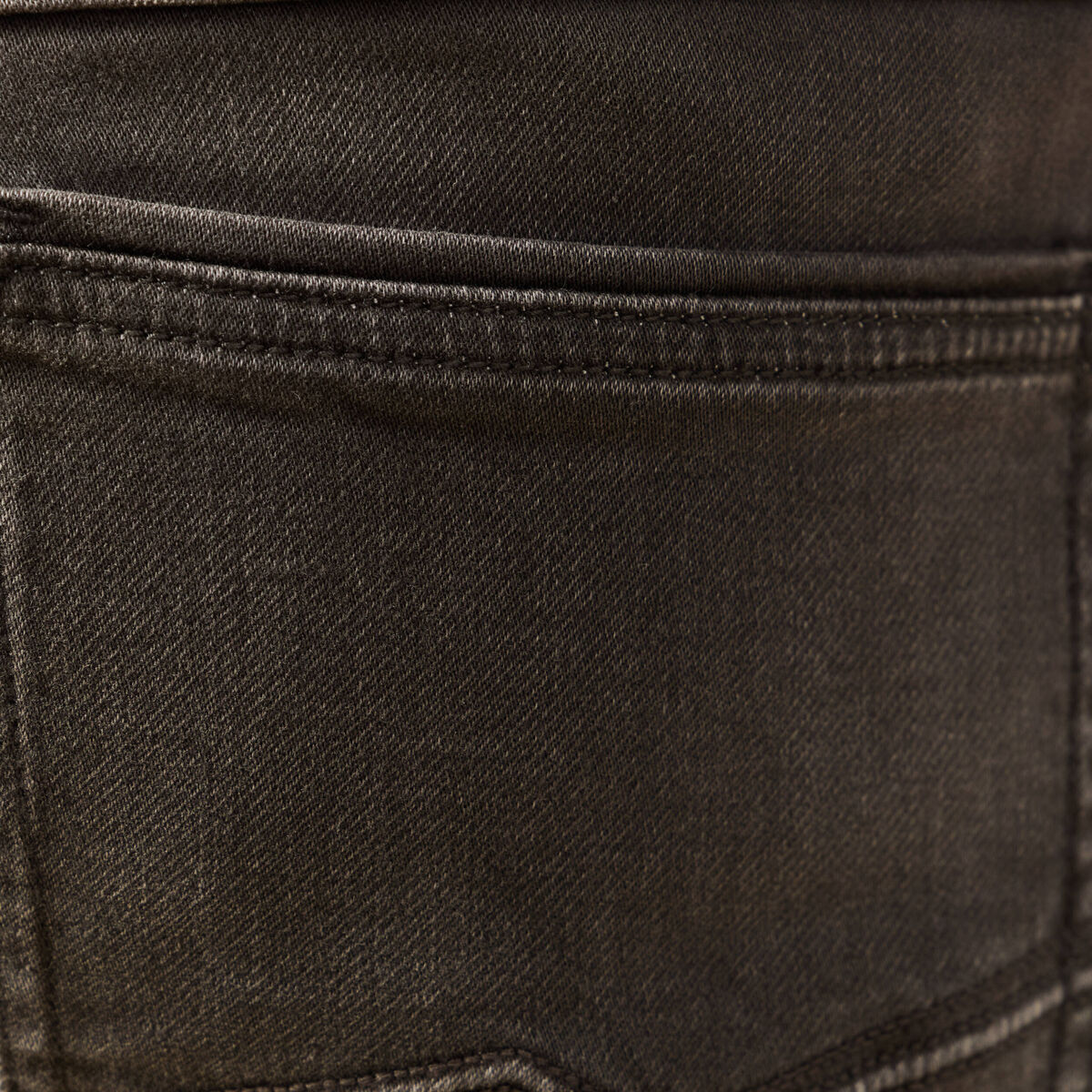 Jeans straight longueur 34 denim marron fonc&eacute; homme