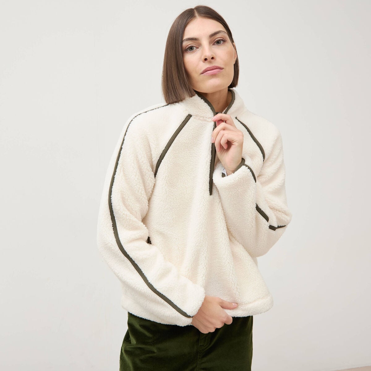 Sweat droit bouclette col montant ecru femme