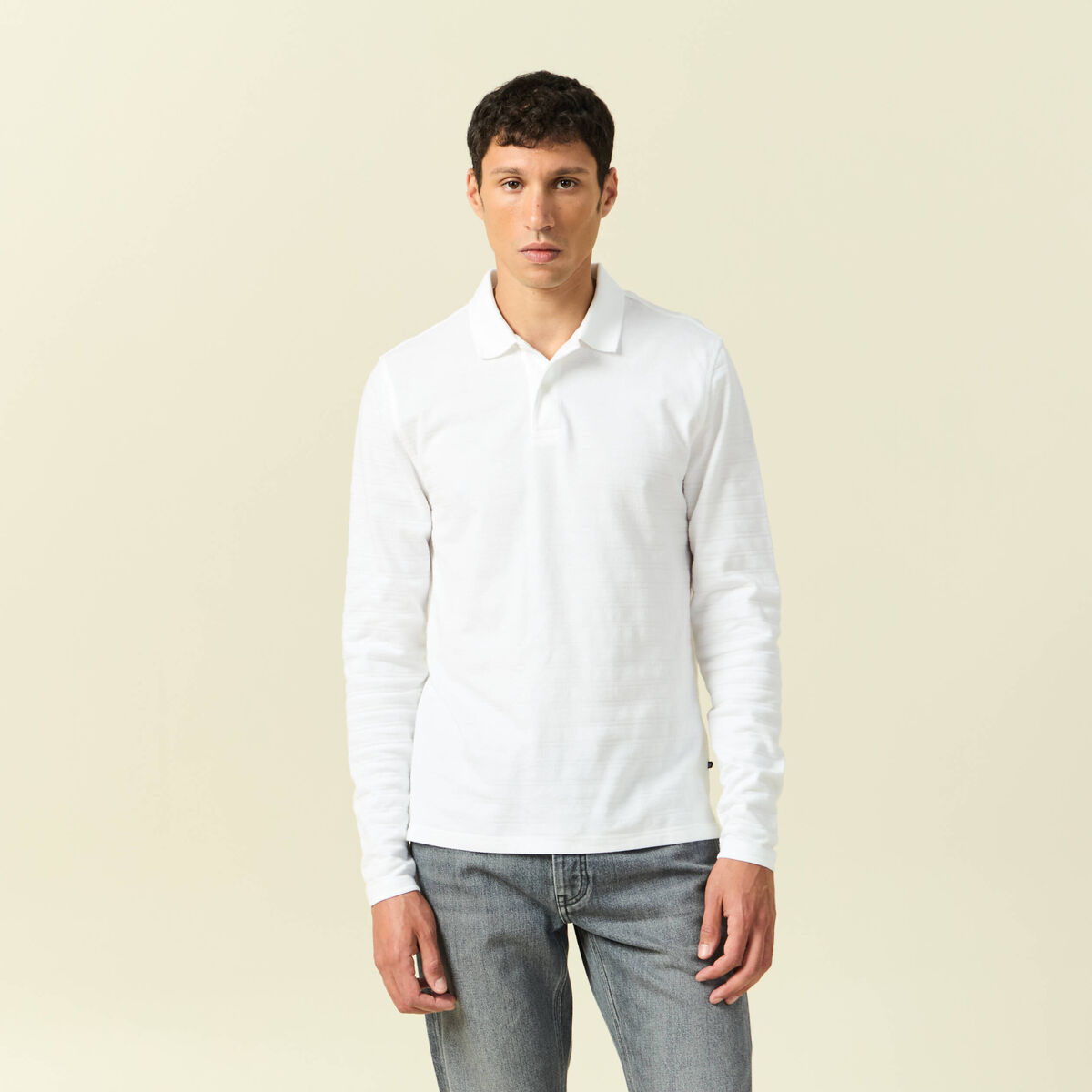 Polo cintr&eacute; manches longues en coton blanc homme