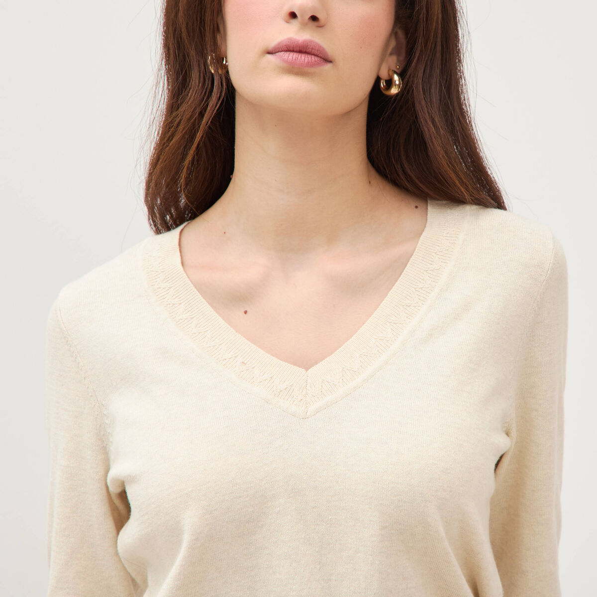 Pull droit col v manches longues creme femme
