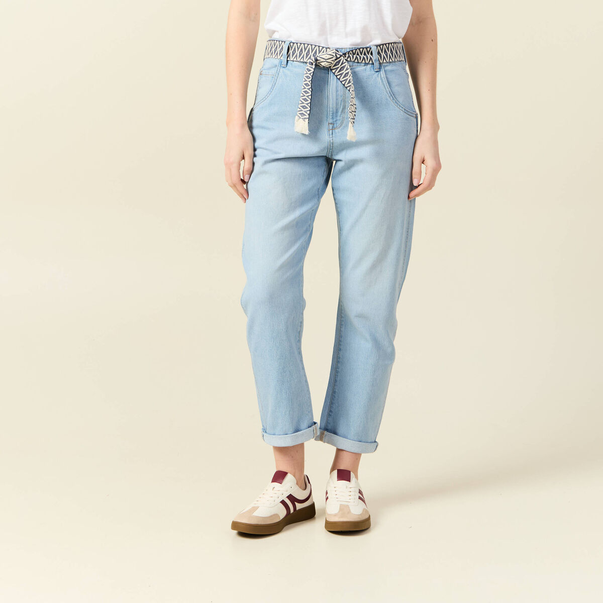 Jeans boyfriend ceinturé denim bleach femme